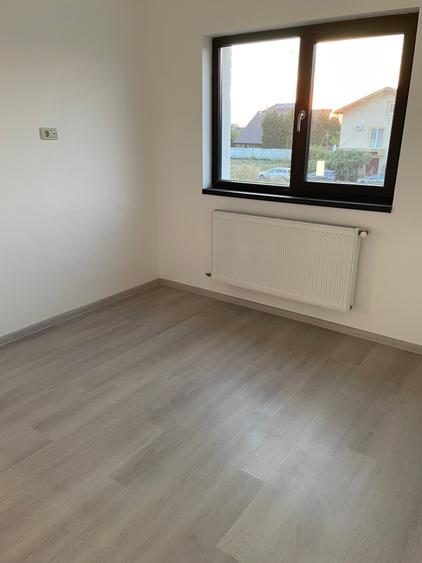 Duplex cu 4 camere cu Canalizare în Cornetu