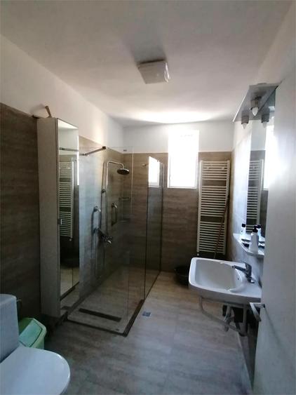 Apartament cu 4 camere decomandat în Brașovul Vechi
