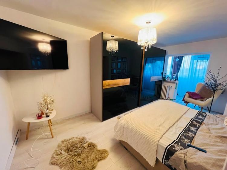 Apartament cu 2 camere decomandat, mobilat în Tractorul