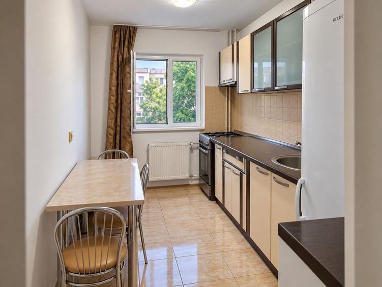 Apartament cu 2 camere semidecomandat în 9 Mai