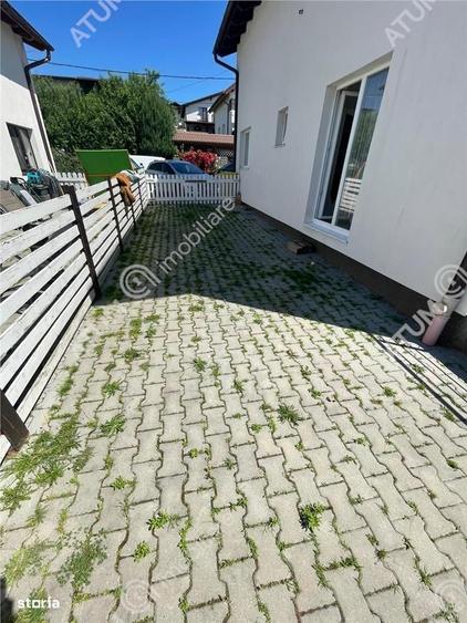 Casă cu 4 camere decomandat cu Canalizare în Daia