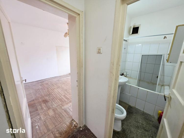 Garsonieră decomandată în Sud