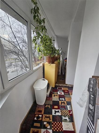 Apartament cu 3 camere decomandat, mobilat în Pantelimon