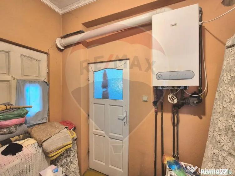 Casă cu 3 camere cu Teren 1100 Mp în Pârneava