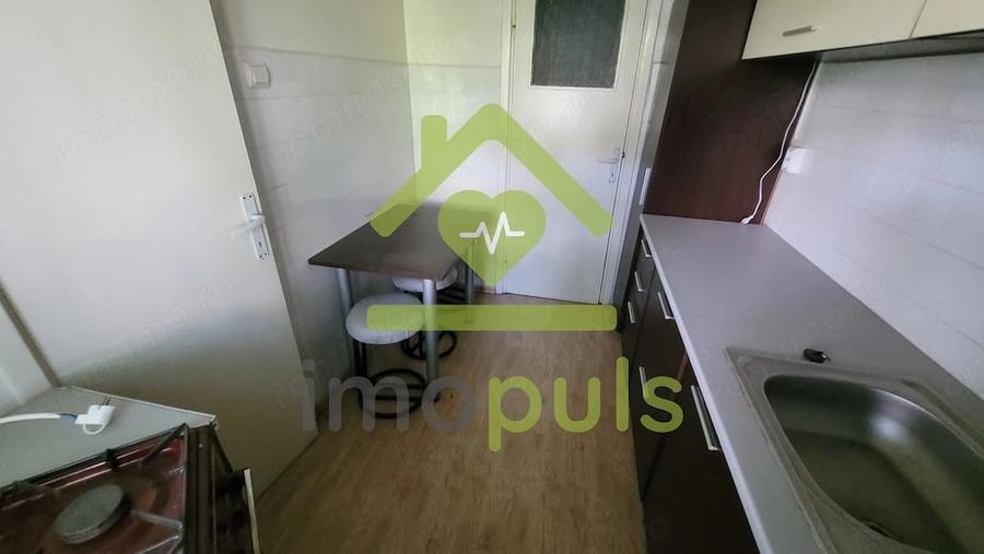 Apartament cu 3 camere semidecomandat în Favorit