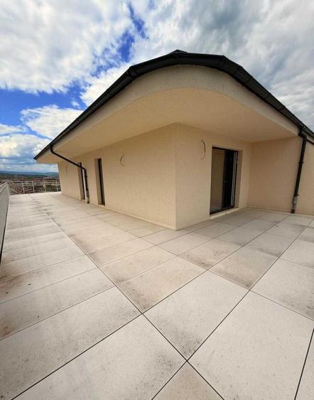 Apartament tip penthouse | 3 camere | 2 băi | terasă 106mp | Eroilor - 6