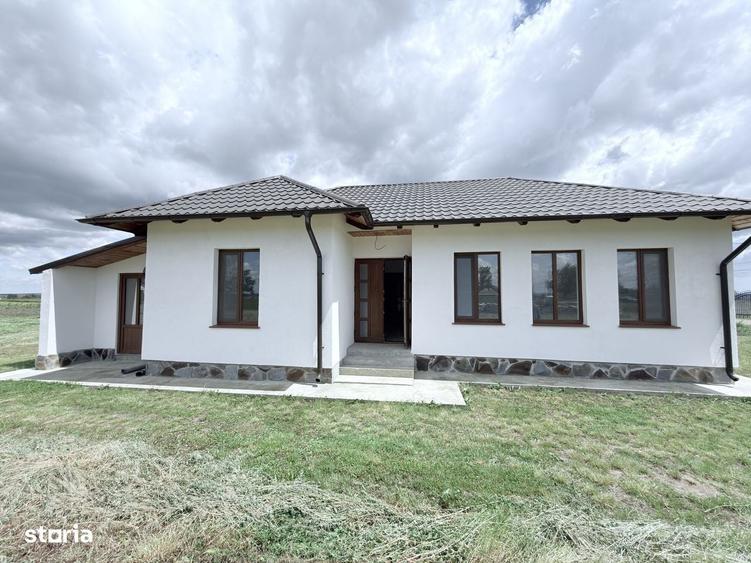 Casă cu 3 camere în Stăuceni