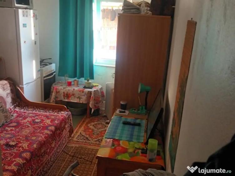 Garsonieră decomandată în Nord