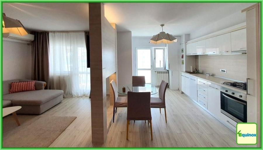 Apartament cu 3 camere decomandat în Republicii