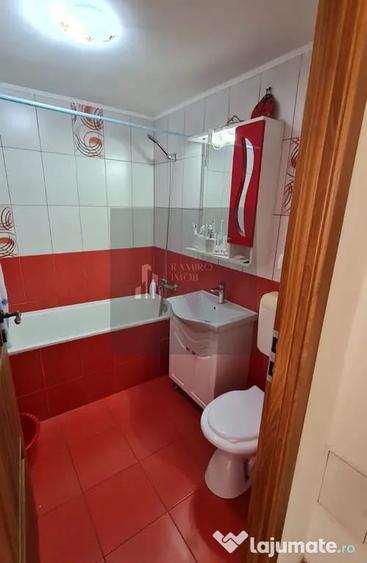 Apartament cu 2 camere decomandat în Apărătorii Patriei