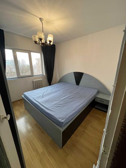 Apartament cu 3 camere decomandat în Nufărul