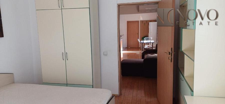 Apartament cu 4 camere decomandat, mobilat în P-ța Romană