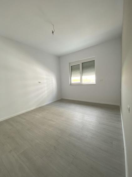 Apartament cu 3 camere în Aradului
