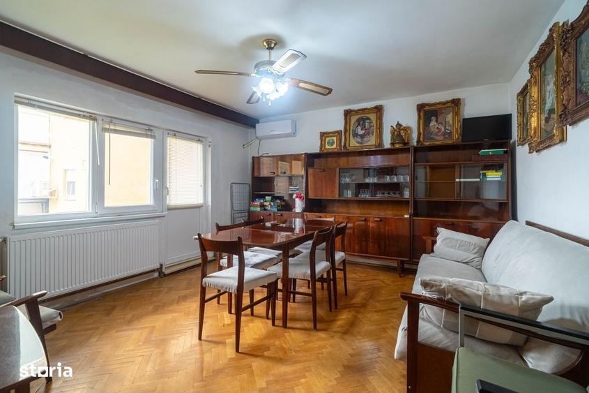 Apartament cu 4 camere în Boul Roșu