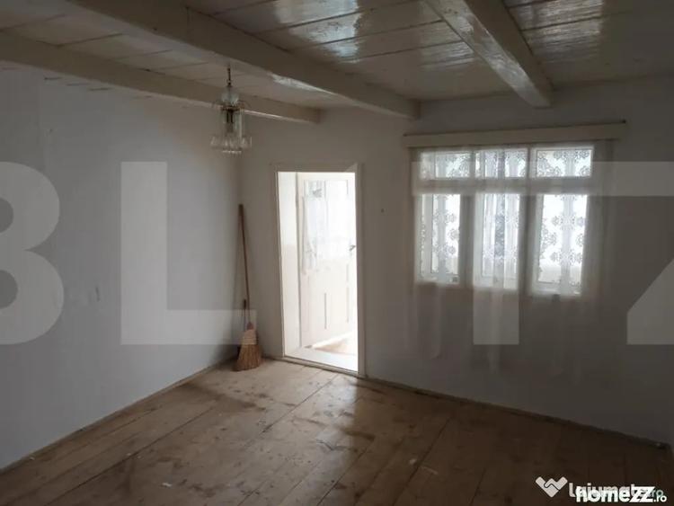 Casă cu 3 camere cu Teren 2707 Mp în Central