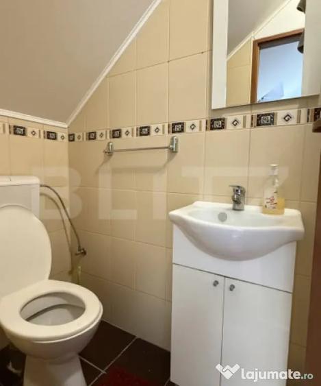 Apartament cu 7 camere decomandat în Central