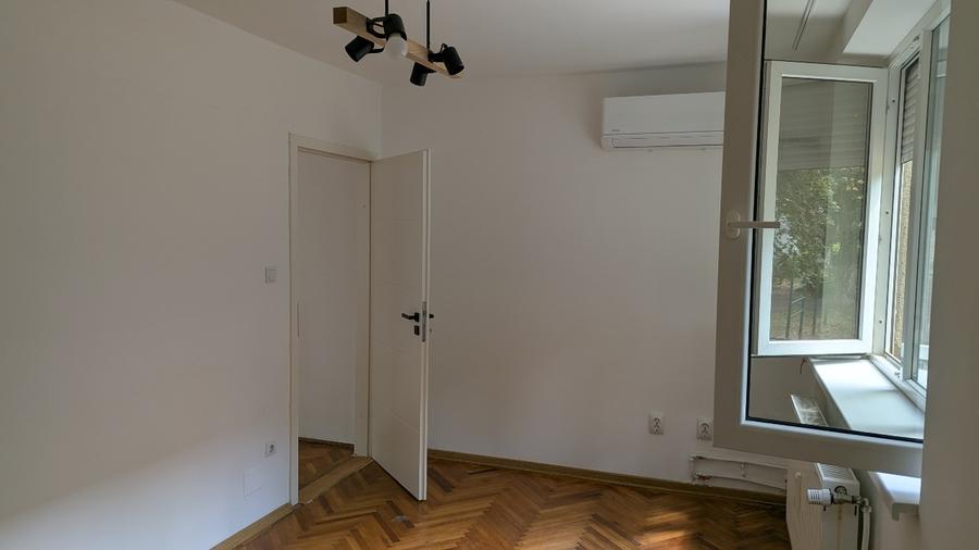 Apartament cu 2 camere semidecomandat, mobilat în Ultracentral