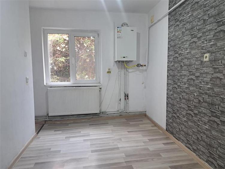 Apartament cu 2 camere decomandat în Lenin