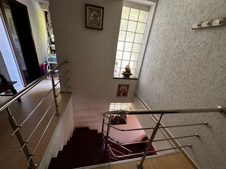 Casă cu 5 camere cu Canalizare în Cheia