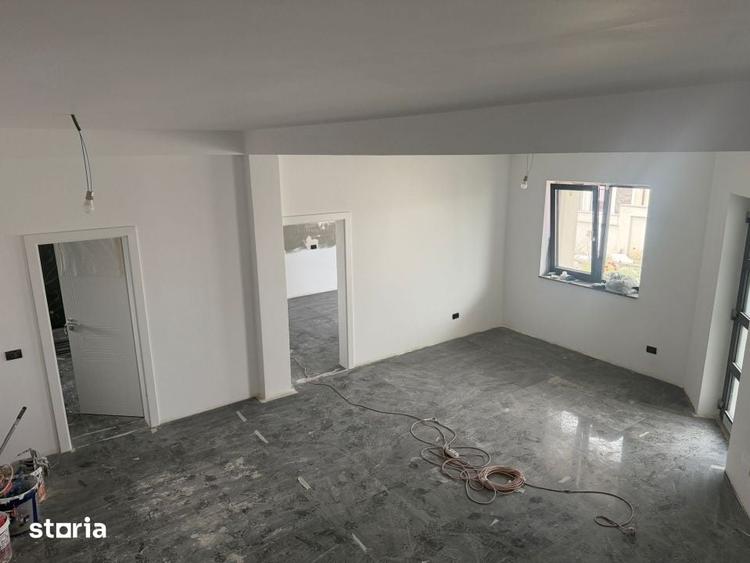 Casă cu 4 camere cu Teren 300 Mp în Plaiul Vulcanești