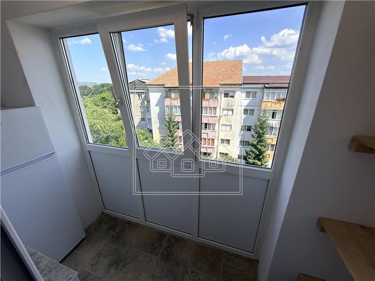 Garsoniera decomandata de inchiriat, renovata si mobilata modern - Valea Aurie, - 9