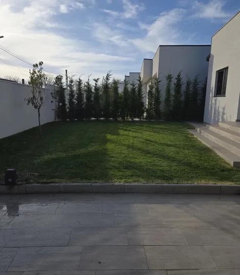 Casă cu Teren 310 Mp în Central