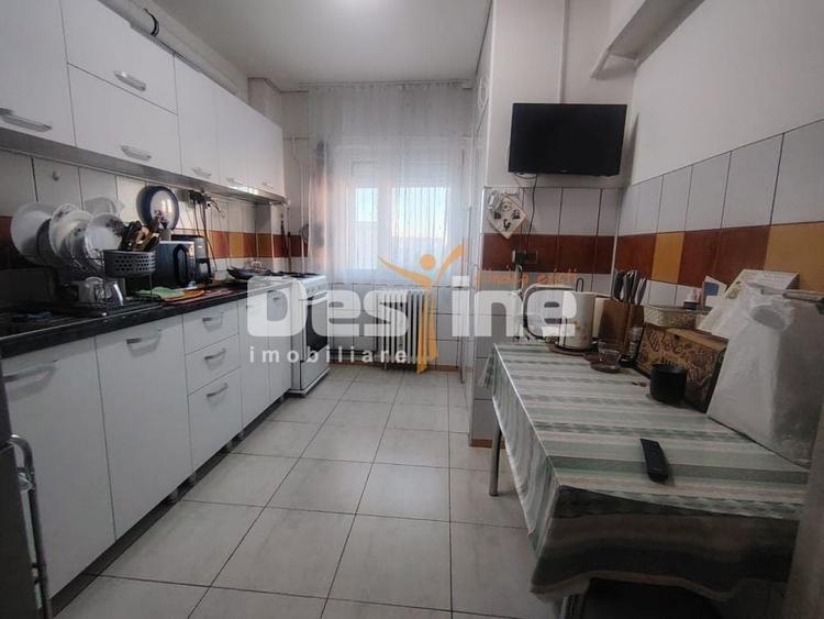 Apartament cu 2 camere decomandat, mobilat în Cantacuzino