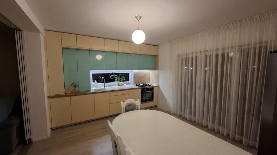 Casă cu 4 camere cu Teren 140 Mp în Central