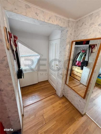 Casă cu 3 camere în Sântandrei