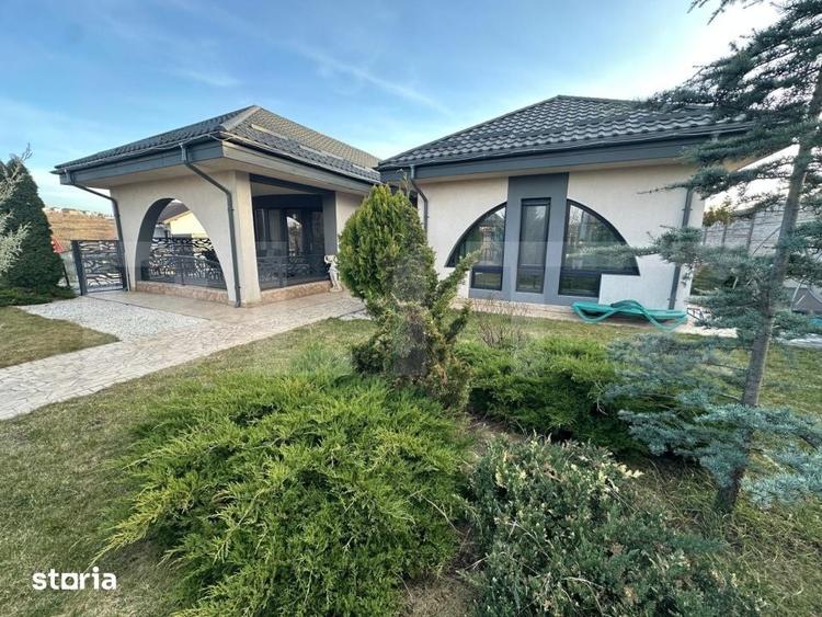 Casă cu 6 camere cu Teren 1750 Mp în Bucium