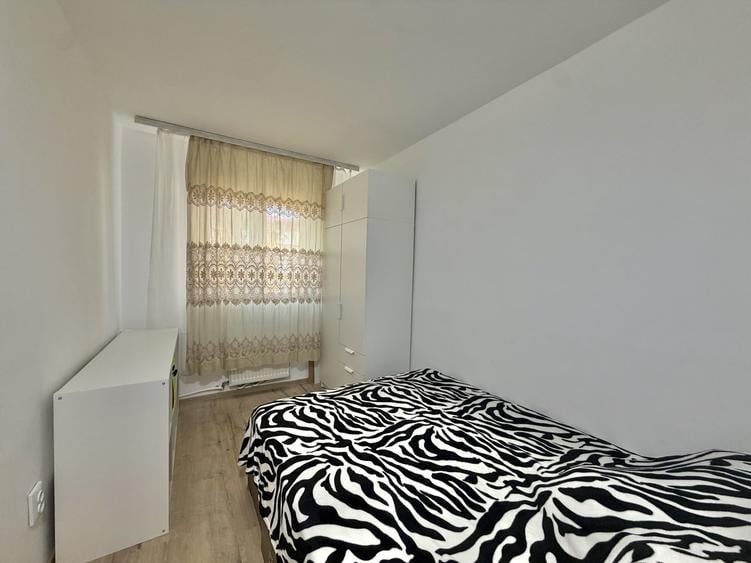 Apartament cu 3 camere semidecomandat, mobilat în P-ța Doina