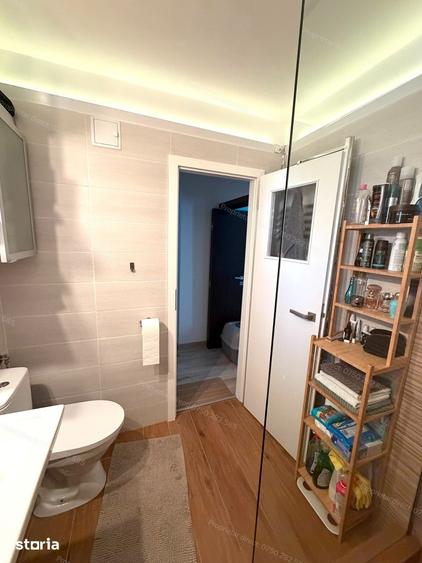 Apartament cu 3 camere decomandat în Titan