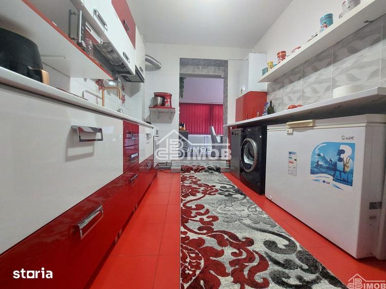 Casă cu 4 camere cu Teren 185 Mp în Ulmi