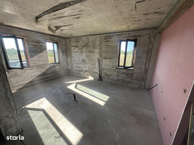 Casă cu 4 camere cu Teren 600 Mp în Central