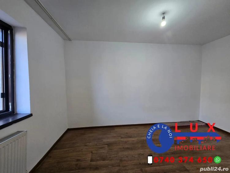 Apartament cu 3 camere semidecomandat în Neptun