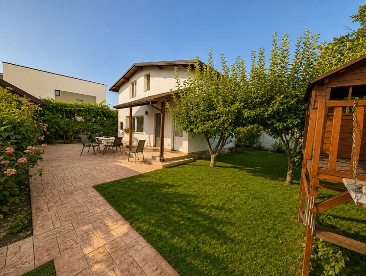 Casă individuală cu 5 camere cu Teren 433 Mp în Central