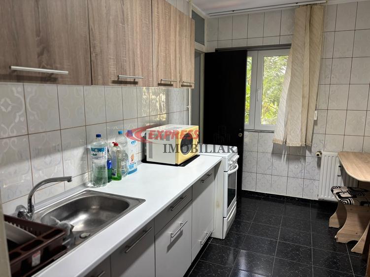 Apartament cu 3 camere decomandat în Dristor