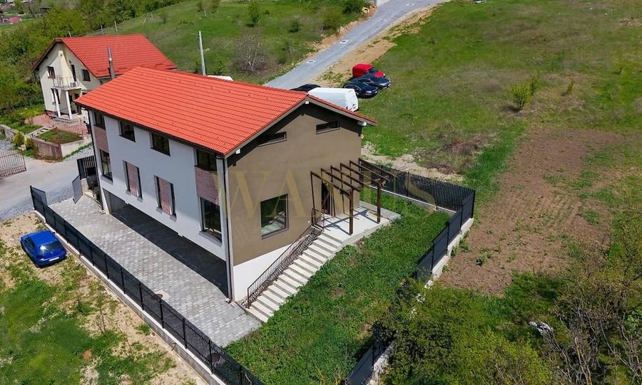 Duplex cu 4 camere cu Canalizare în Iris