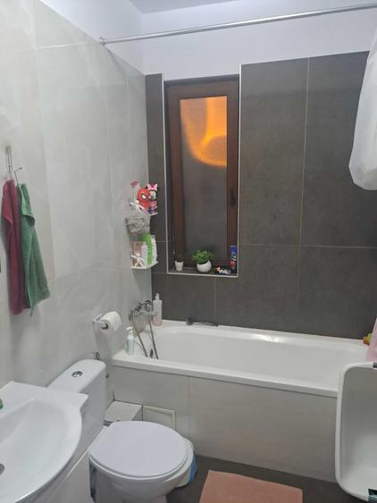Apartament cu 2 camere semidecomandat în Giroc