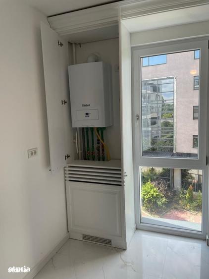 Apartament cu 4 camere decomandat în Băneasa