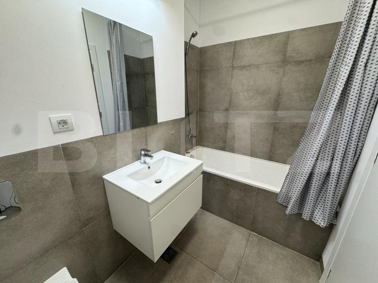 Apartament cu 2 camere semidecomandat, mobilat în Baza 3