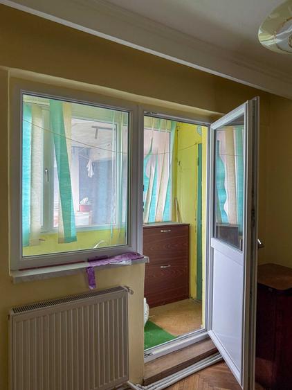 Apartament cu 4 camere semidecomandat în Central