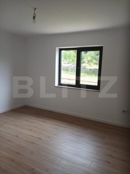 Casă cu 5 camere cu Teren 1675 Mp în Mănăstirea Humorului