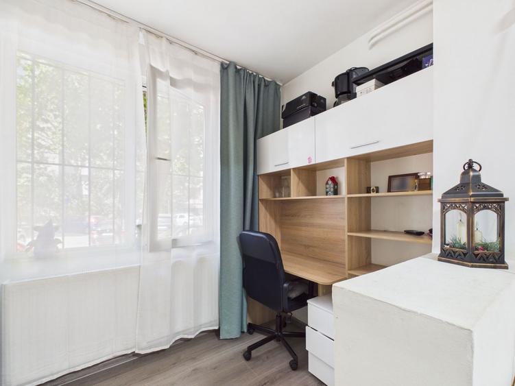 Apartament 4 camere decomandat | Parter | Metrou la 7 minute | - 9