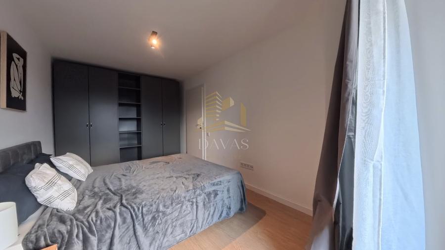 Apartament cu 3 camere semidecomandat, mobilat în Sopor