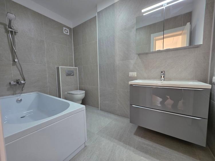 Casă individuală cu 4 camere cu Canalizare în Balotești
