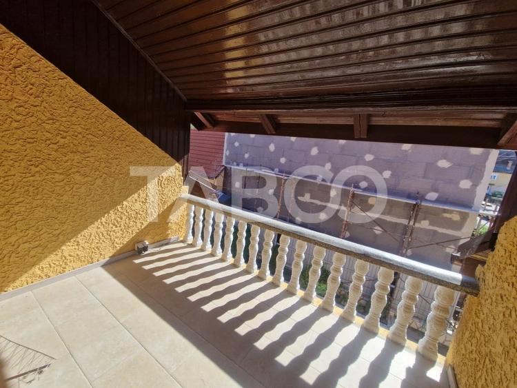 Casă individuală cu 6 camere cu Canalizare în Rășinari