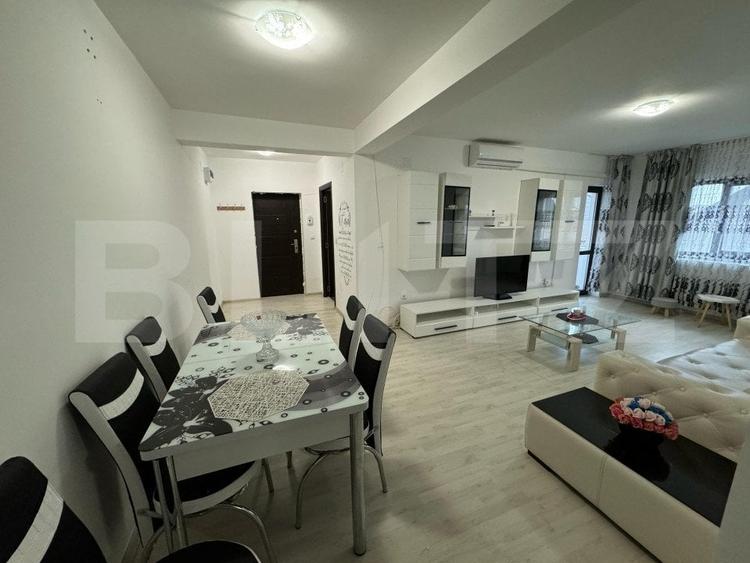 Apartament cu 3 camere semidecomandat, mobilat în Exterior Est
