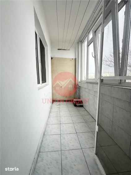 Apartament cu 4 camere decomandat în Km 4