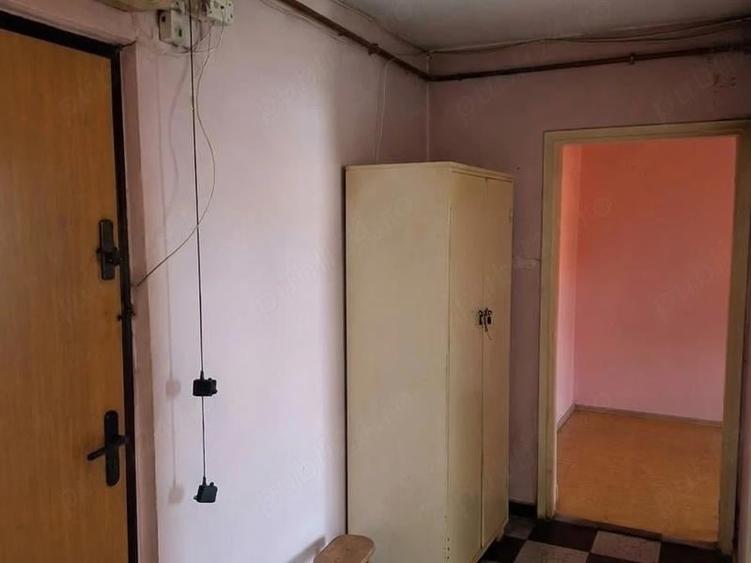 Apartament cu 3 camere decomandat în 1 Mai